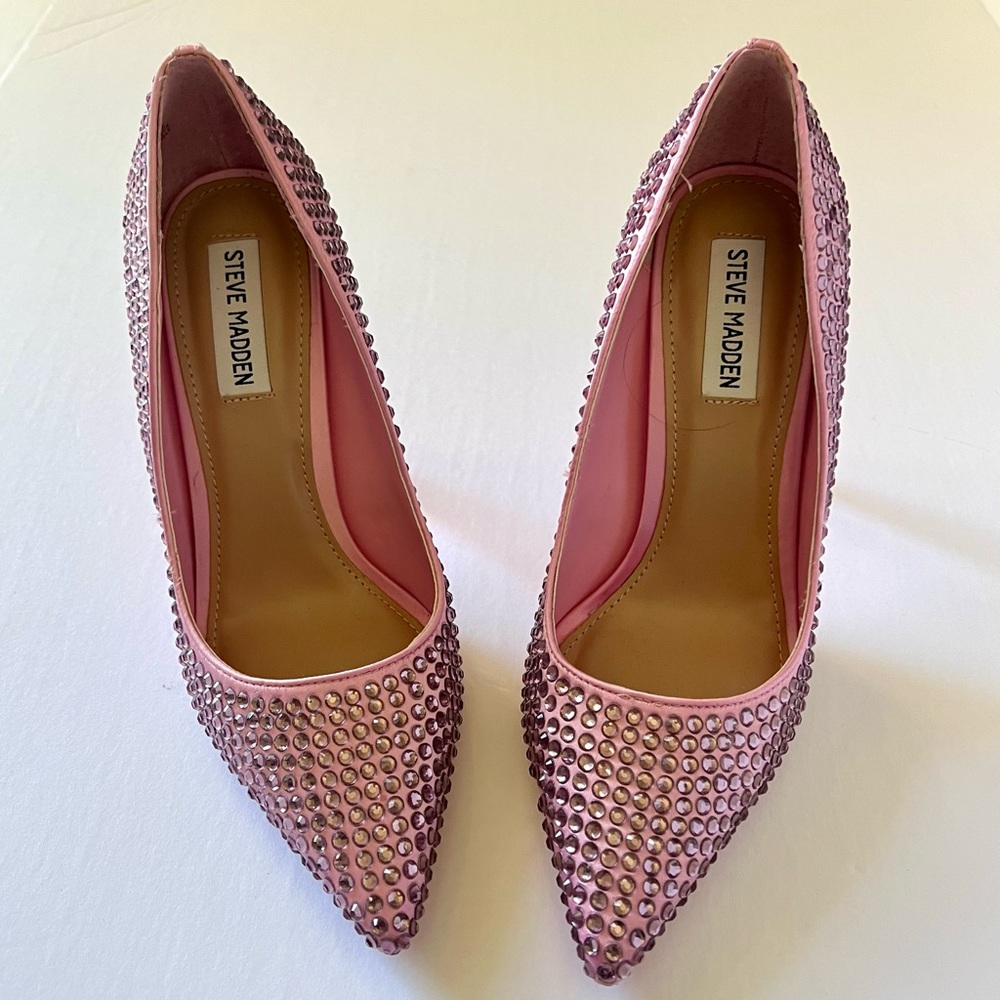 Steve Madden Vala-R Rhinestone embellished Stiletto Pumps (Size 8)